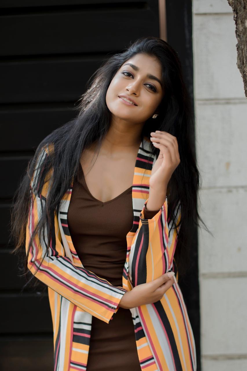 Dimple Hayathi image