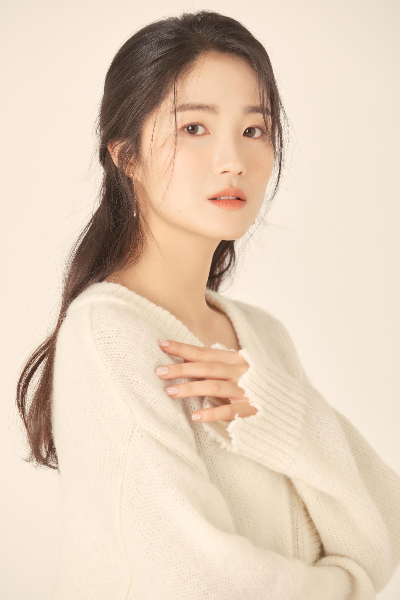 Kim Hye-yoon image