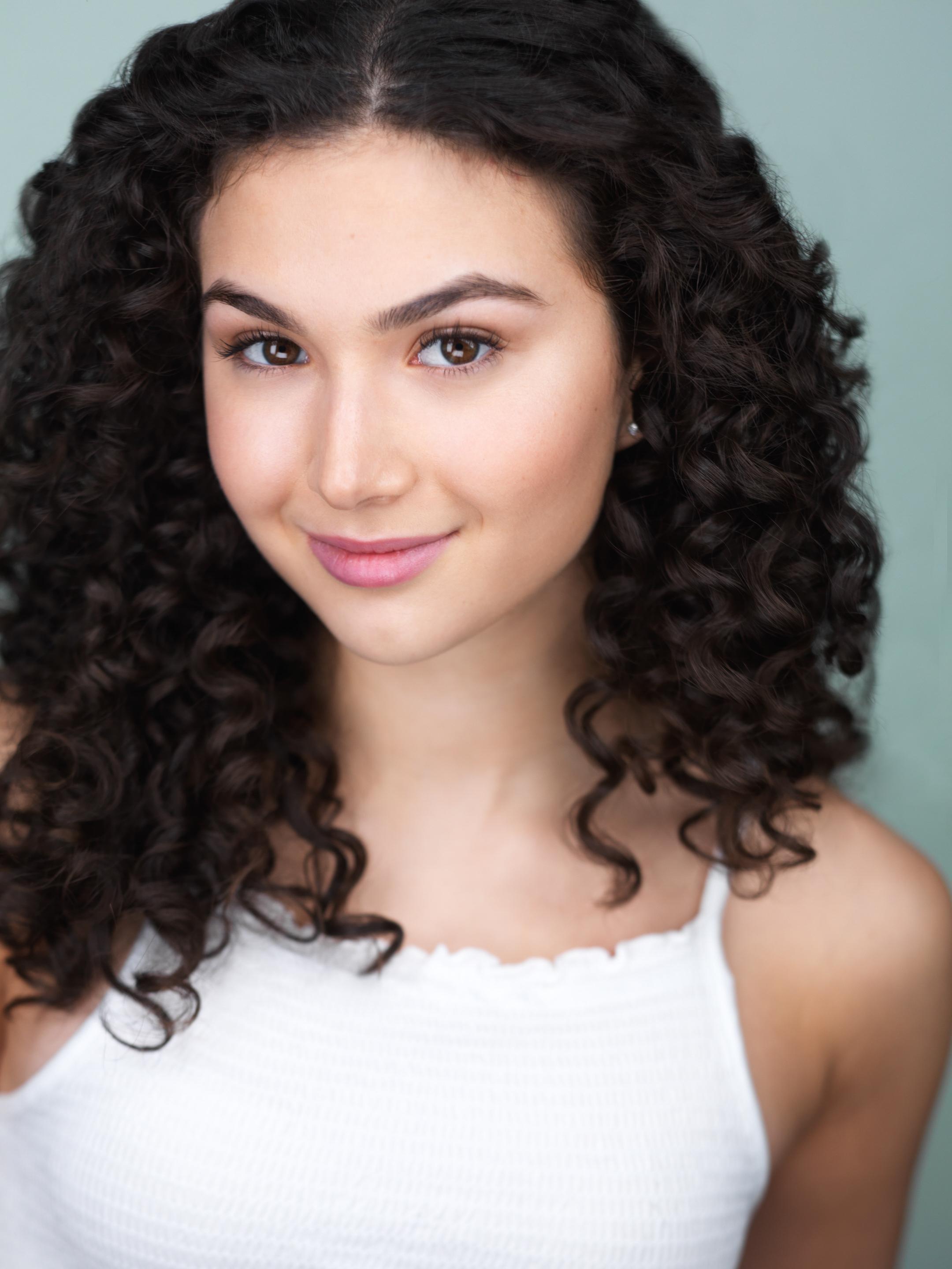 Chloe Landau image