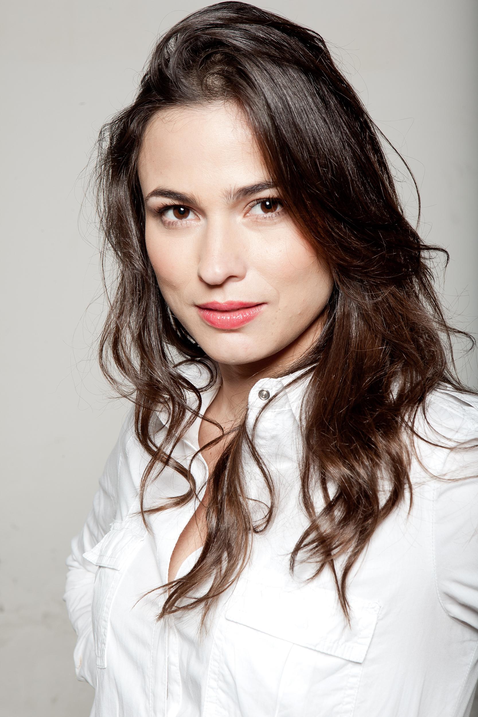 Paula Castaño image