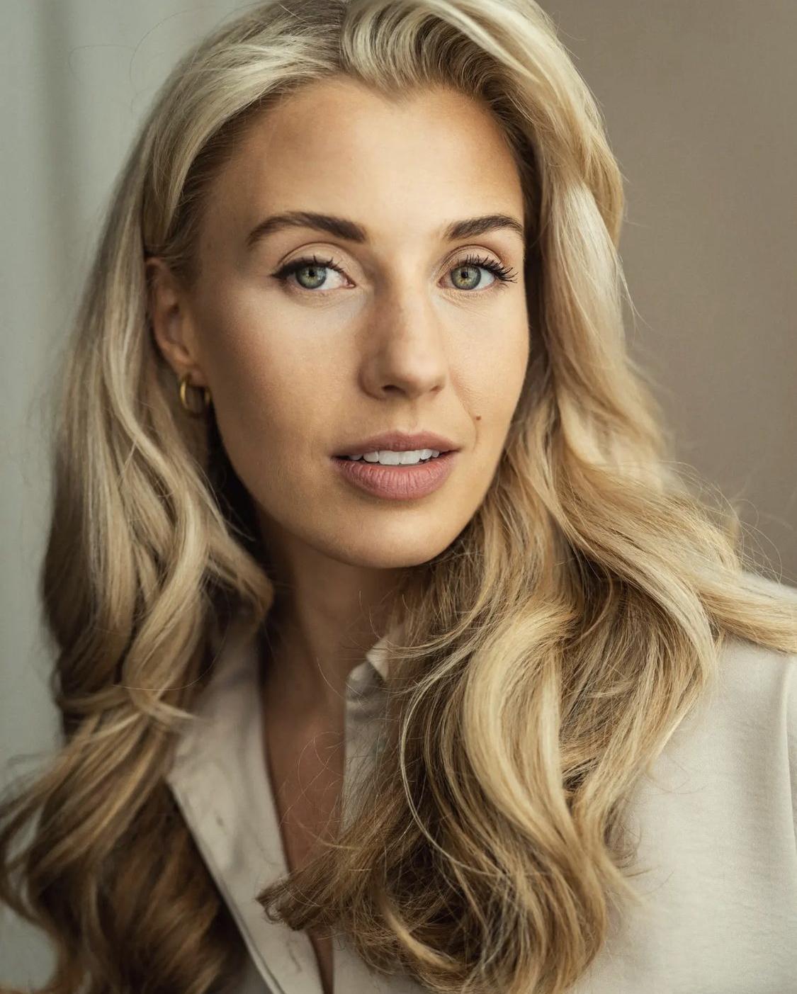 Celinde Schoenmaker image