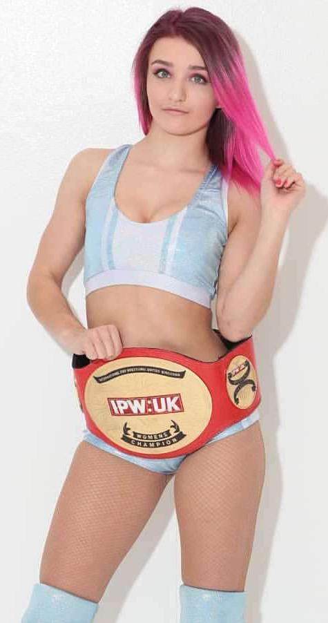 Xia Henderson image