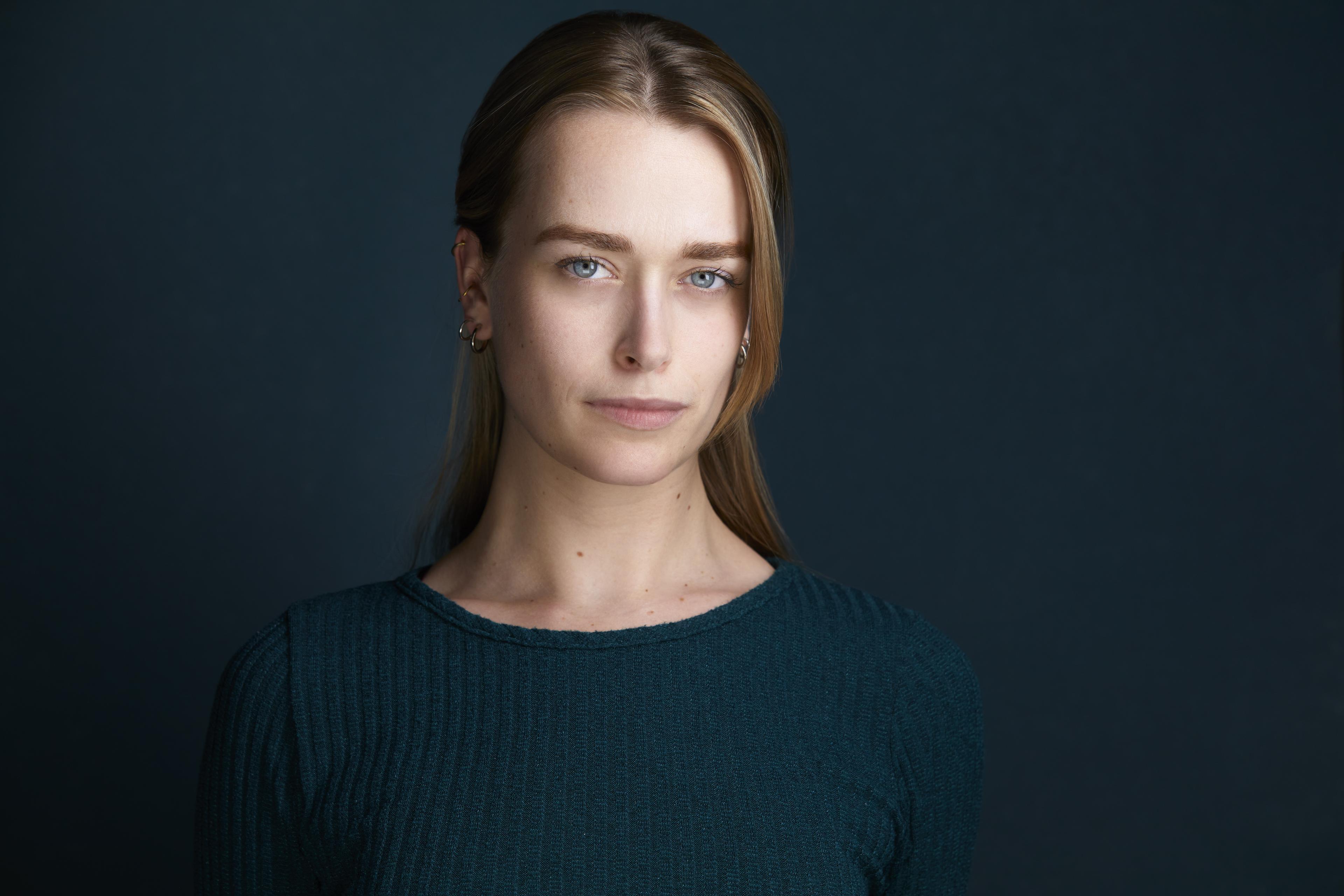 Julia Van Dam image