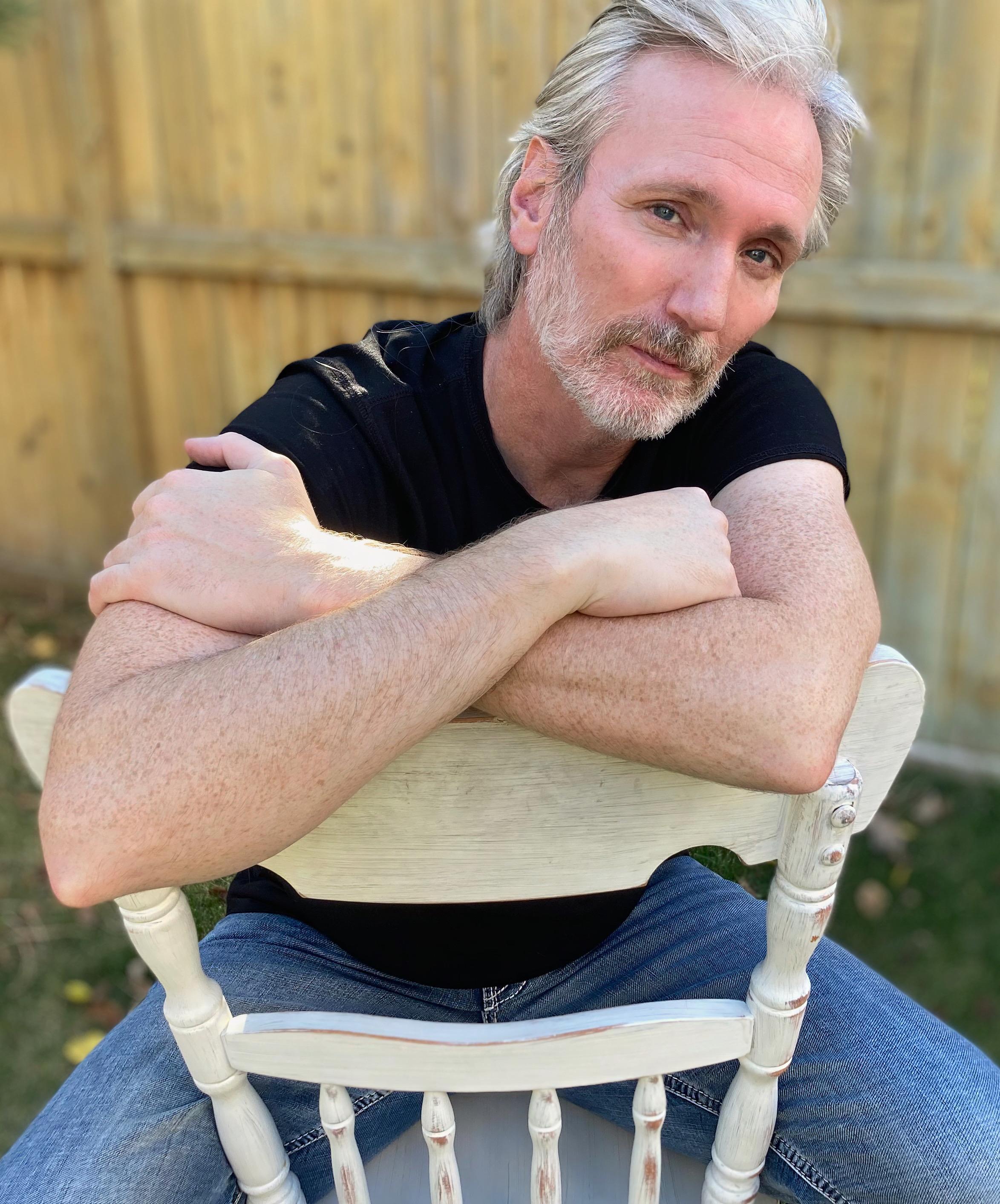 Tom Carey image