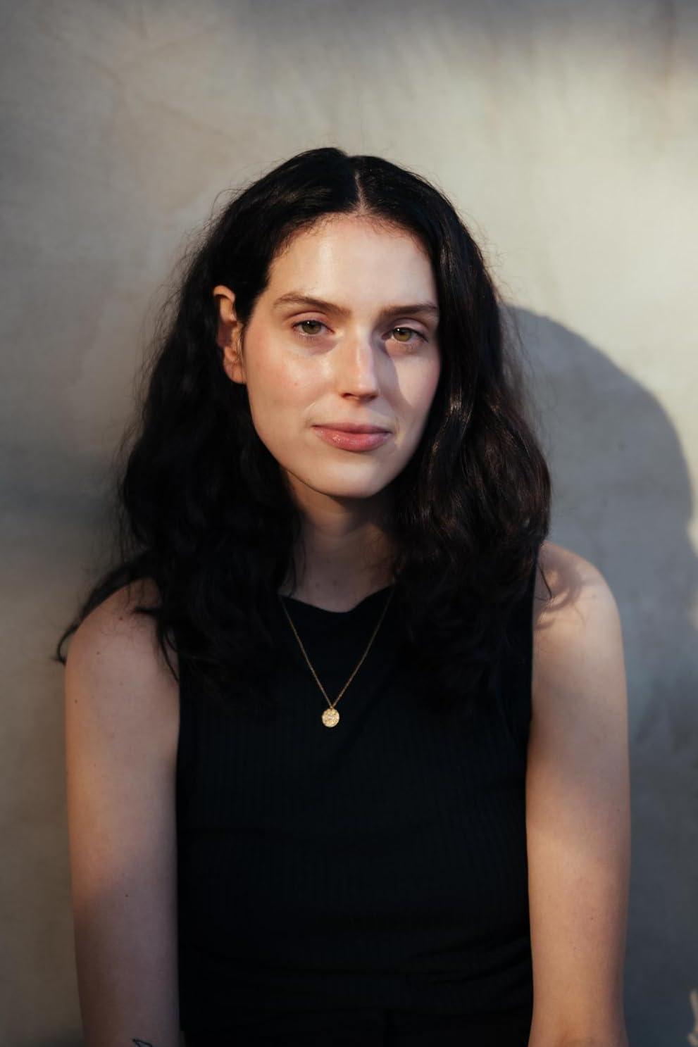 Eva Victor image