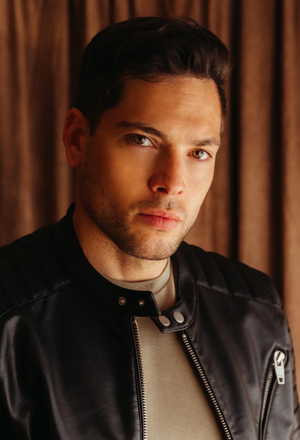 Román Reyes image