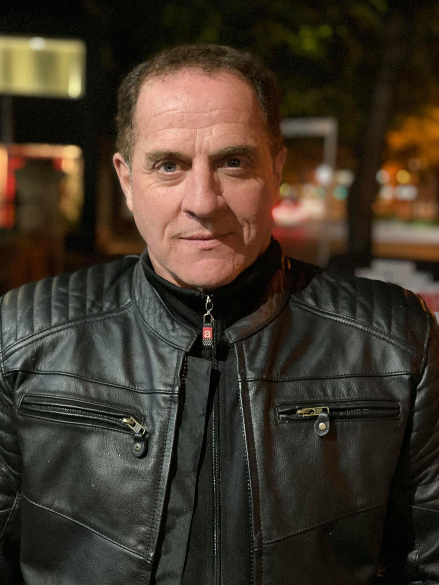 Mike Foenander image