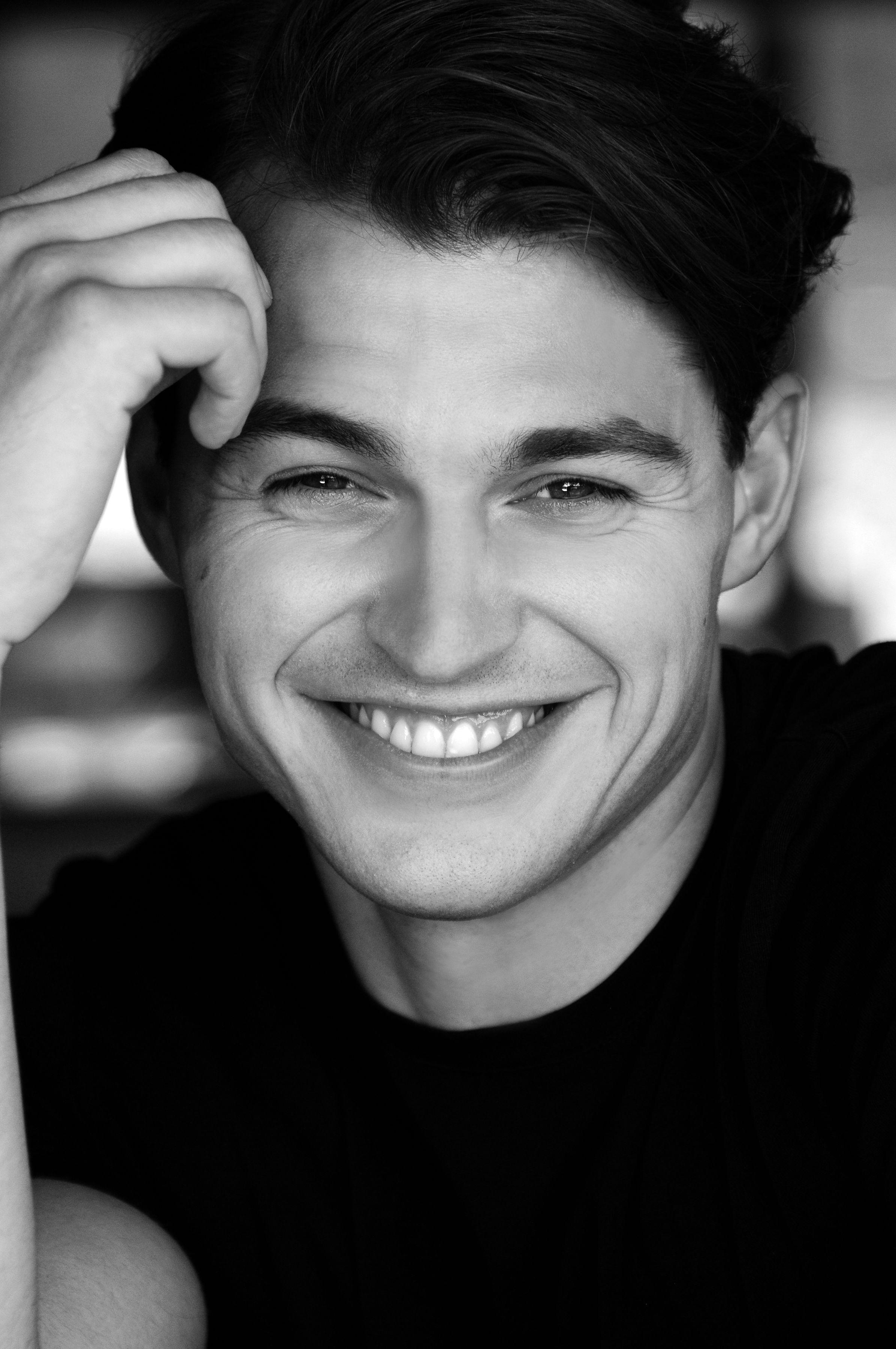 Sam Robert Muik image