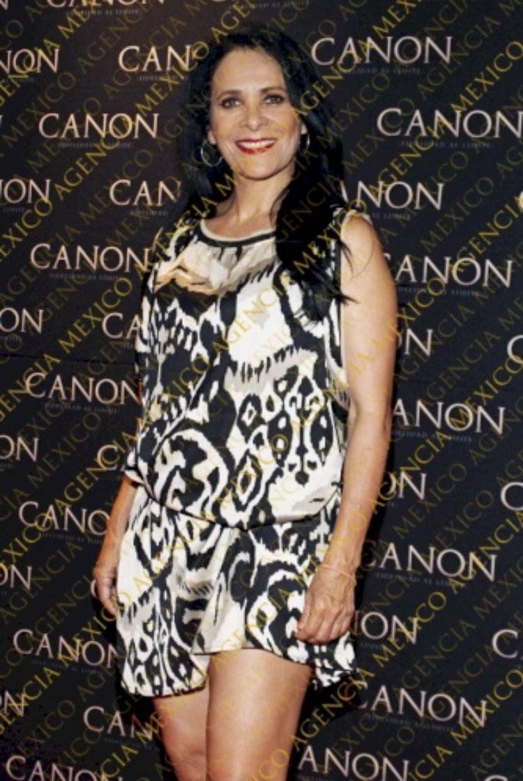 Diana Ferreti image
