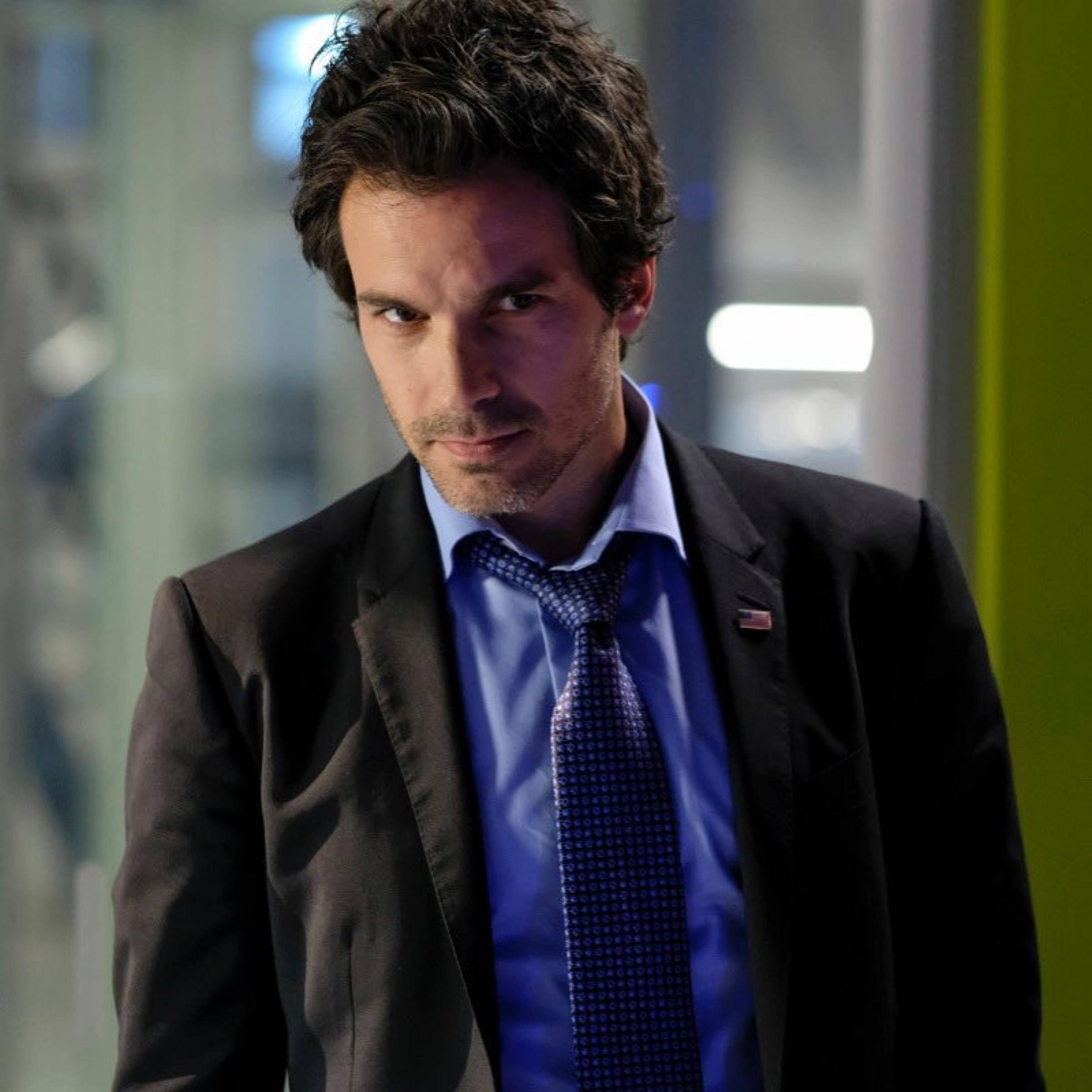 Santiago Cabrera image