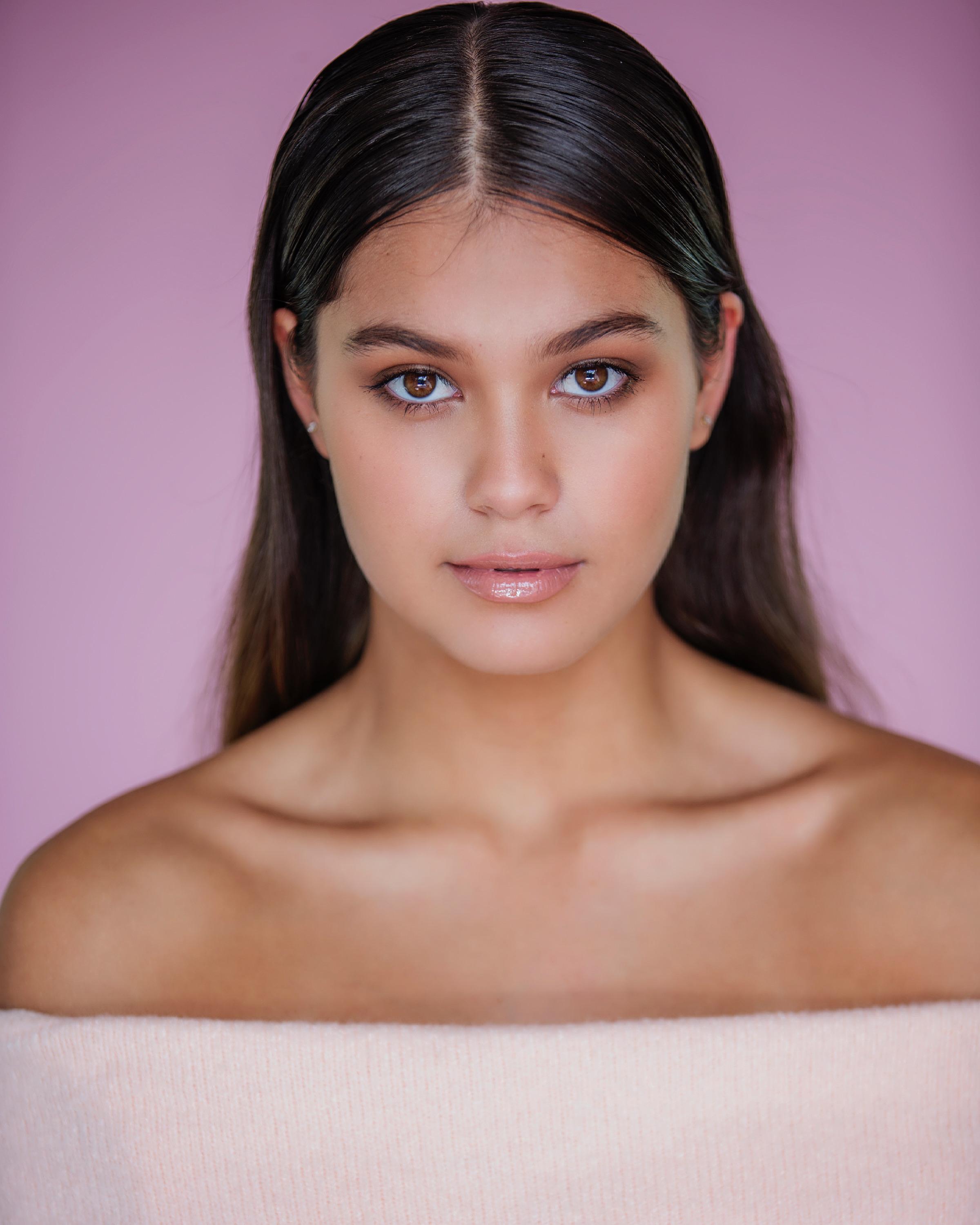 Alexa Curtis image