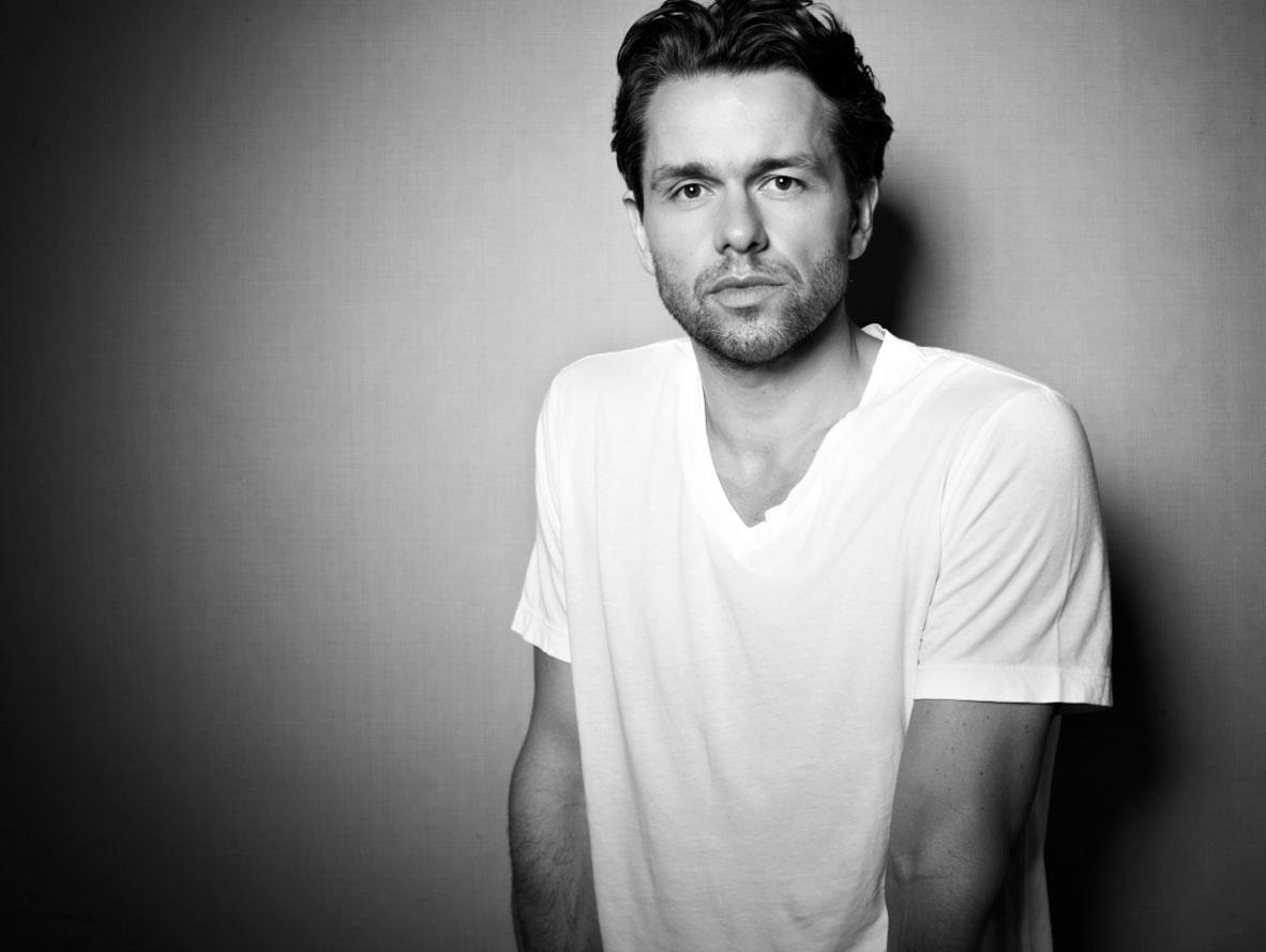 Julian Ovenden image