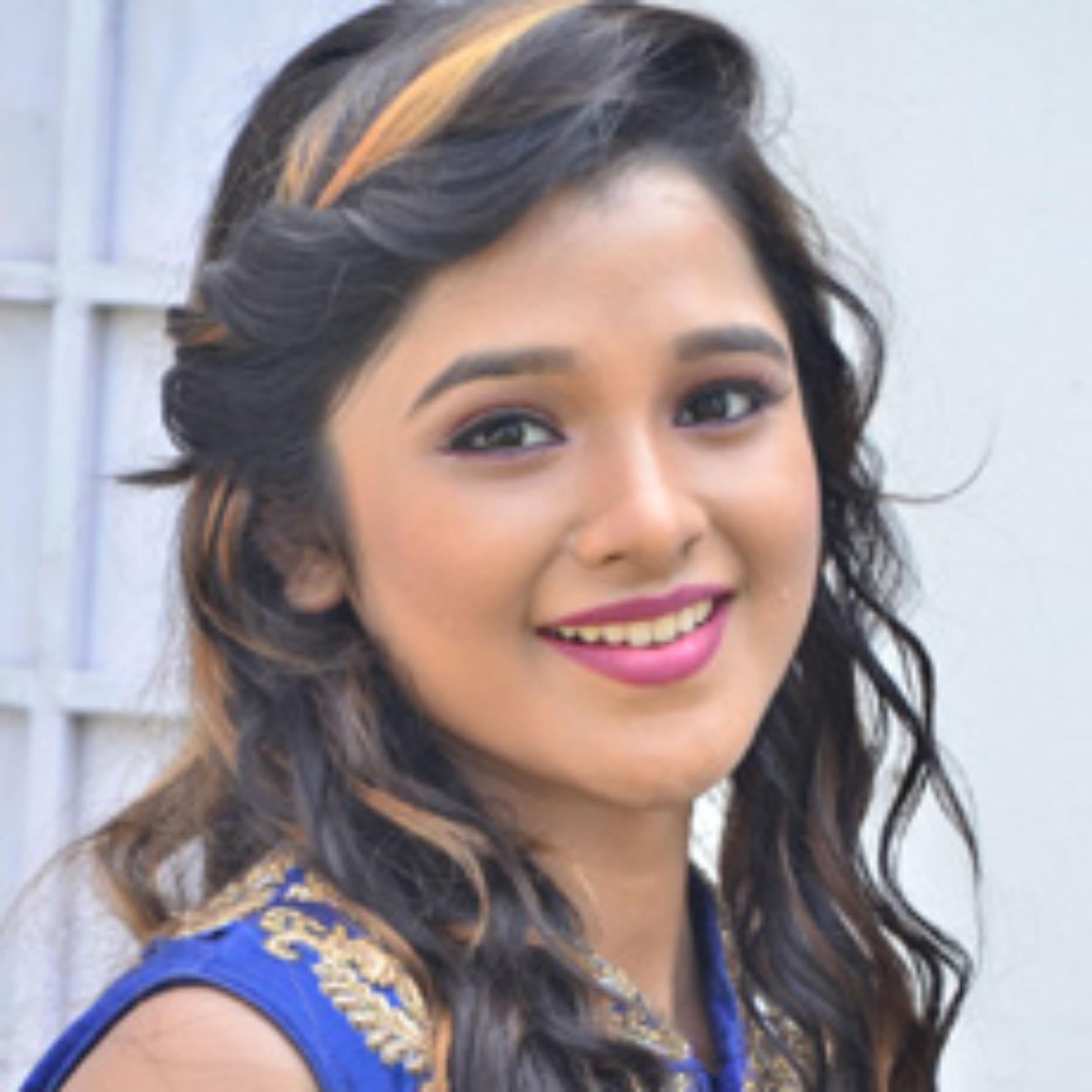 Elsa Ghosh image