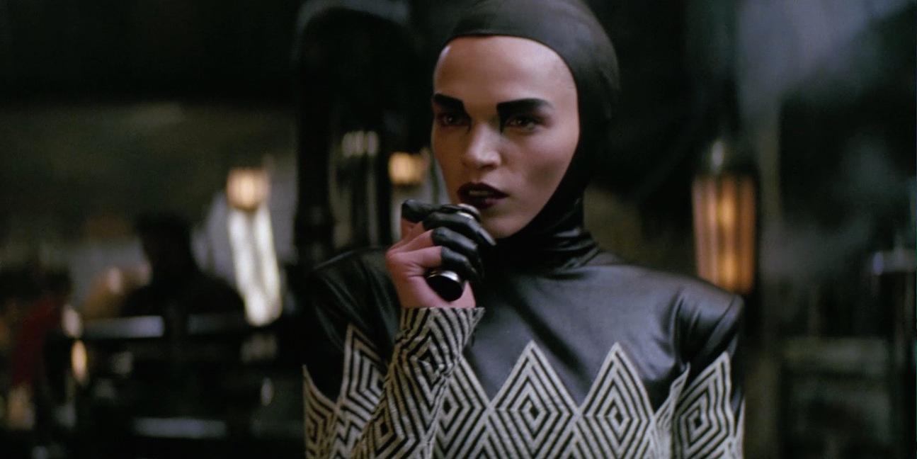 Anna Brewster image