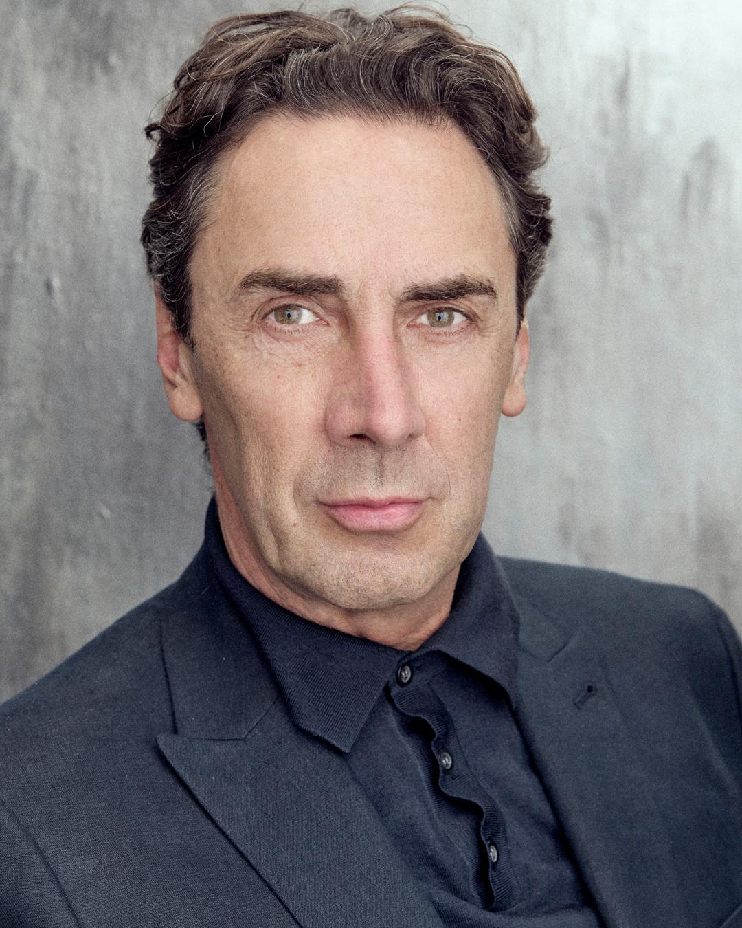Steven Elliot image