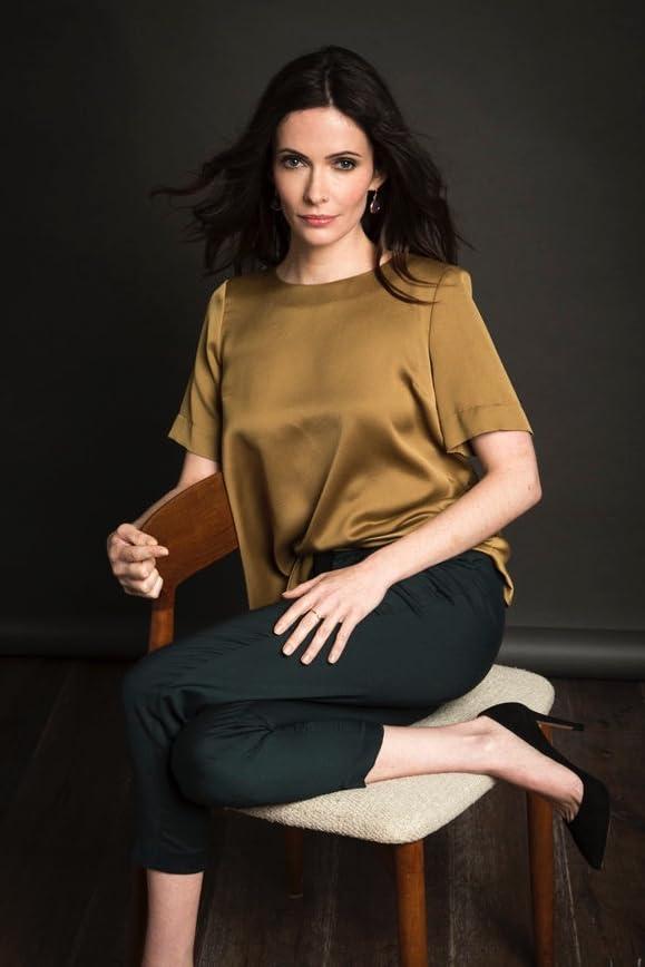Elizabeth Tulloch image