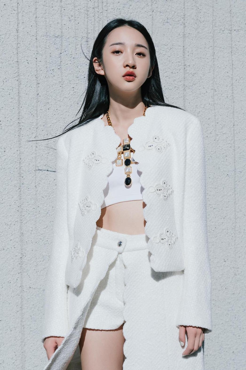 Moon Lee image