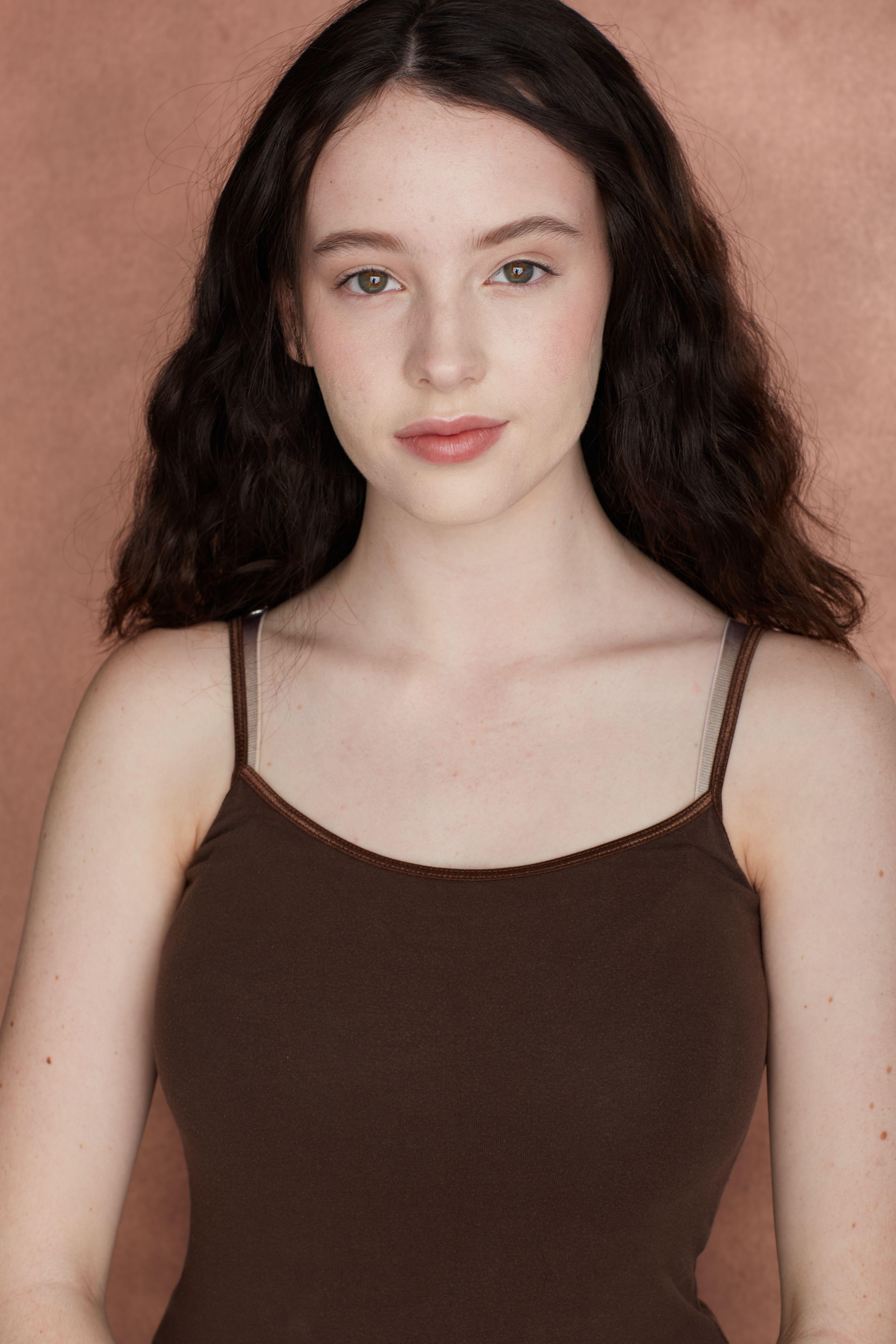 Hannah Devlin image