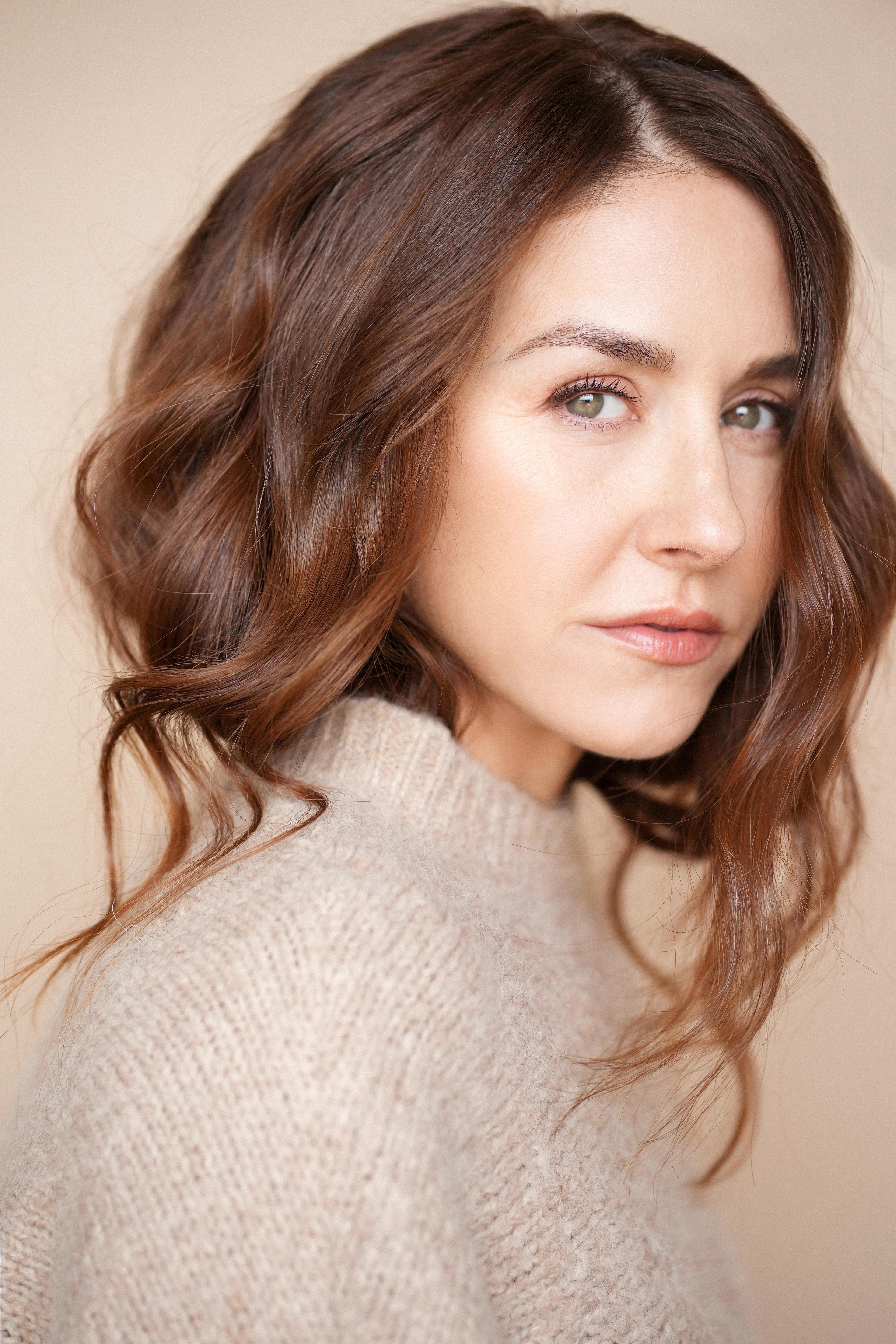 Erin Karpluk image