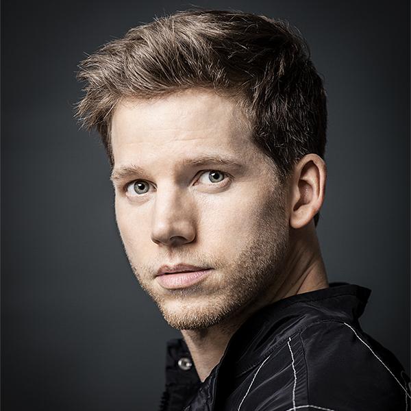Stark Sands image