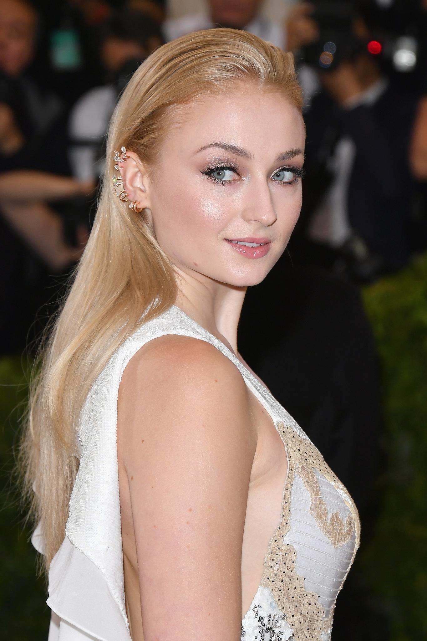 Sophie Turner image