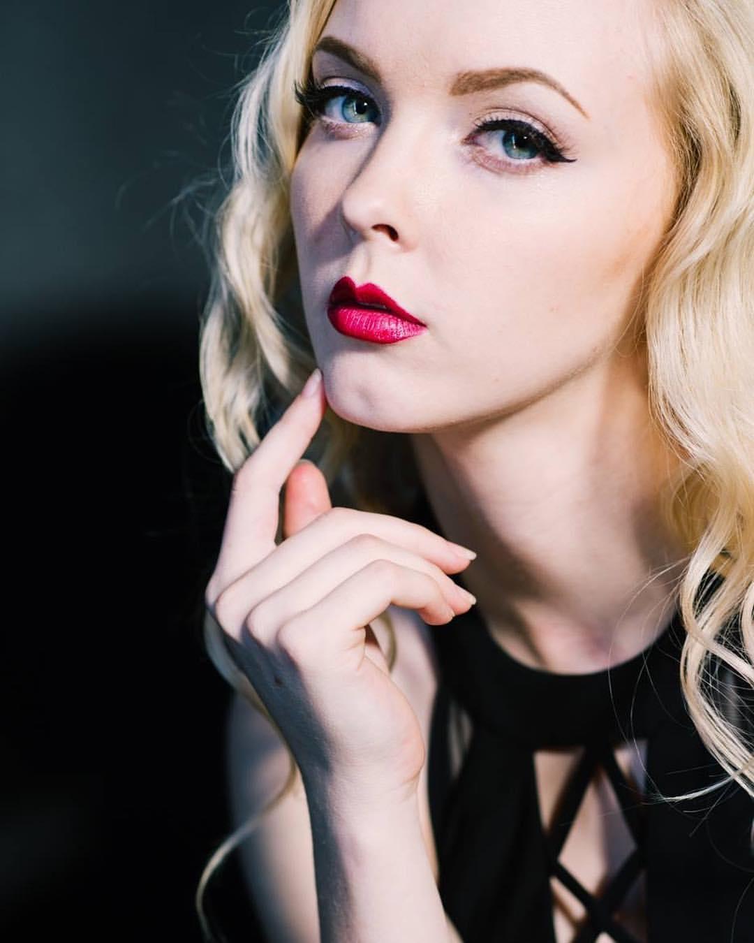 Tara Nichol Caldwell image