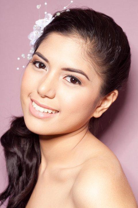 Isabelle De Leon image