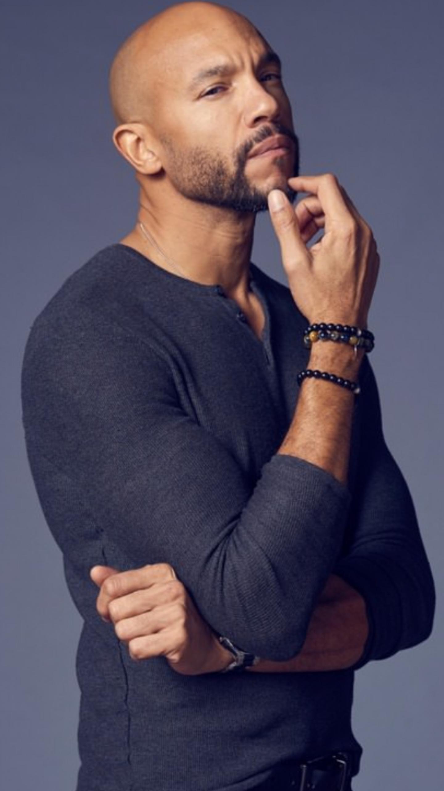 Stephen Bishop image