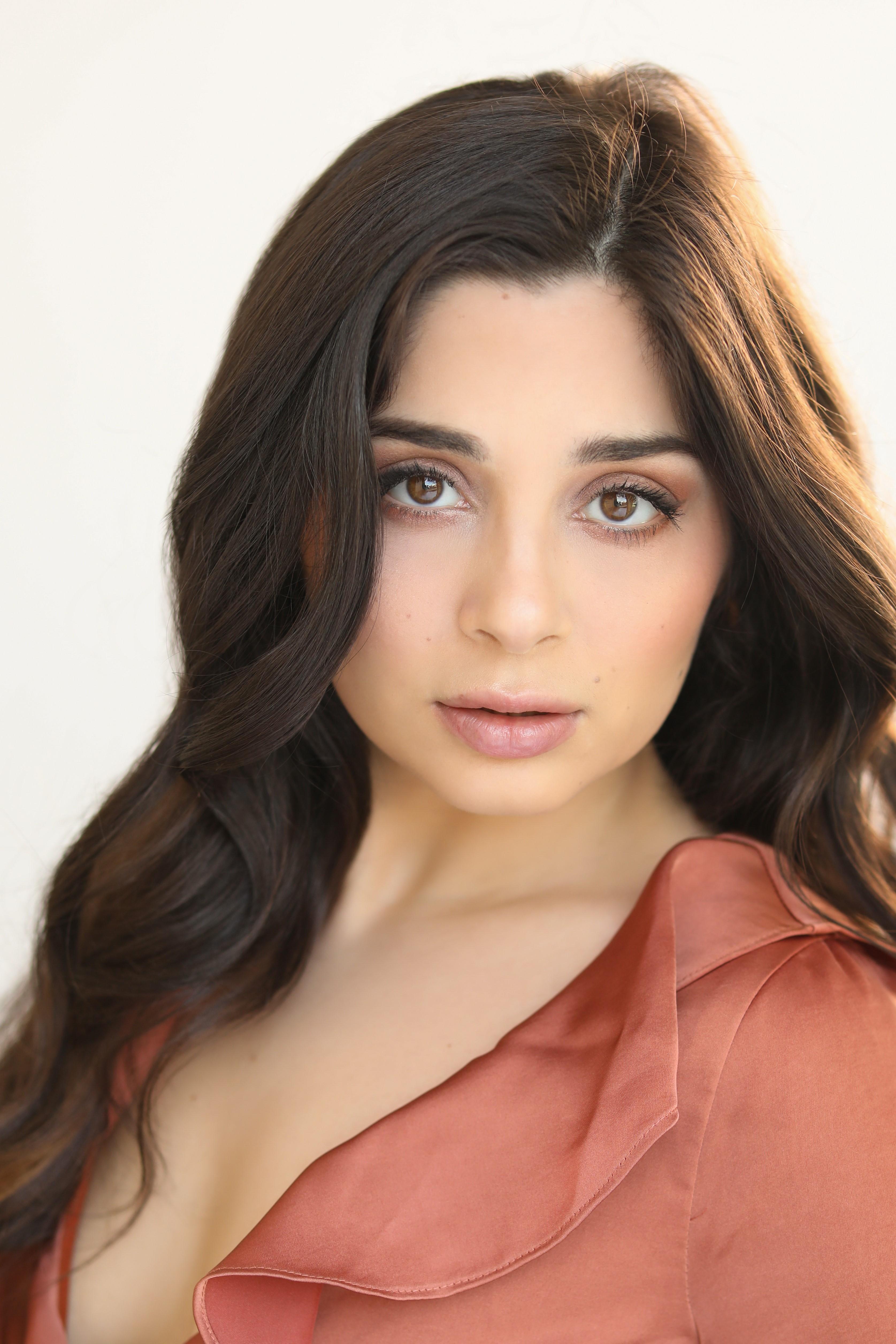 Alina Desmond image