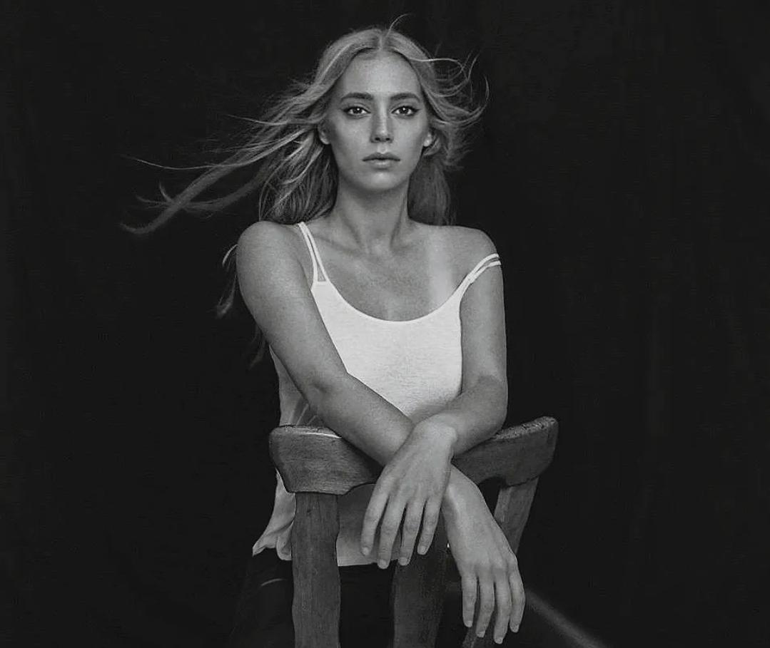 Jenny Paris image