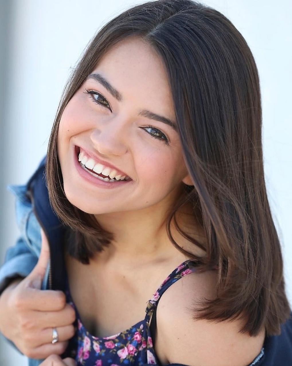 Ariel Gade image