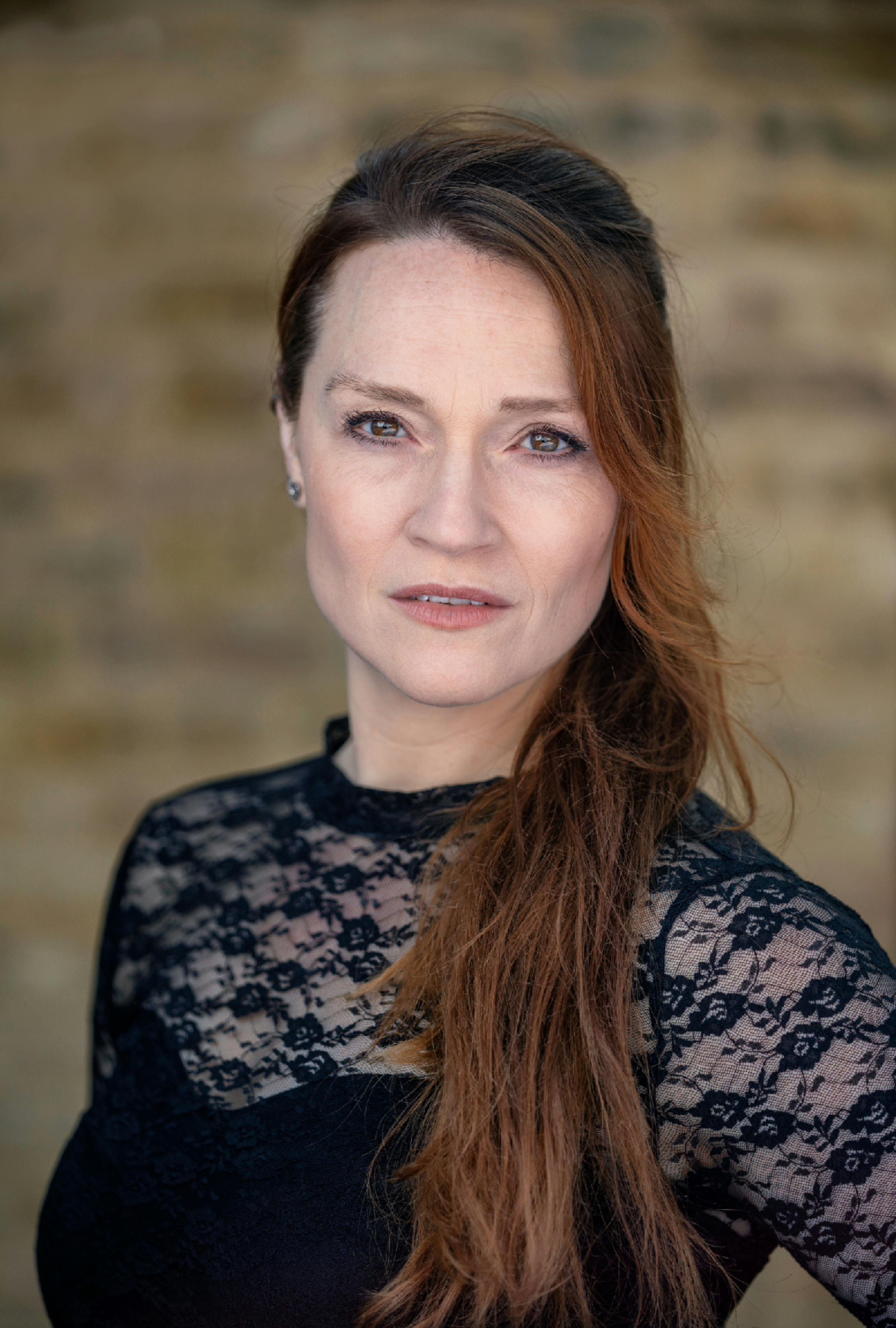 Tina Barnes image