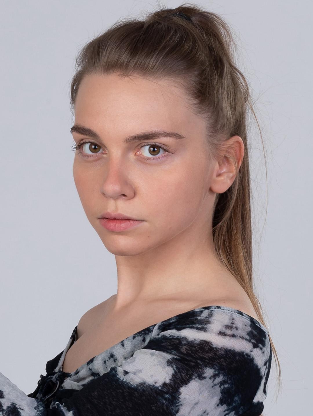 Elena de Lara image