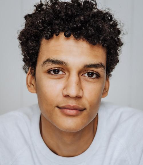 Evan Ellison image