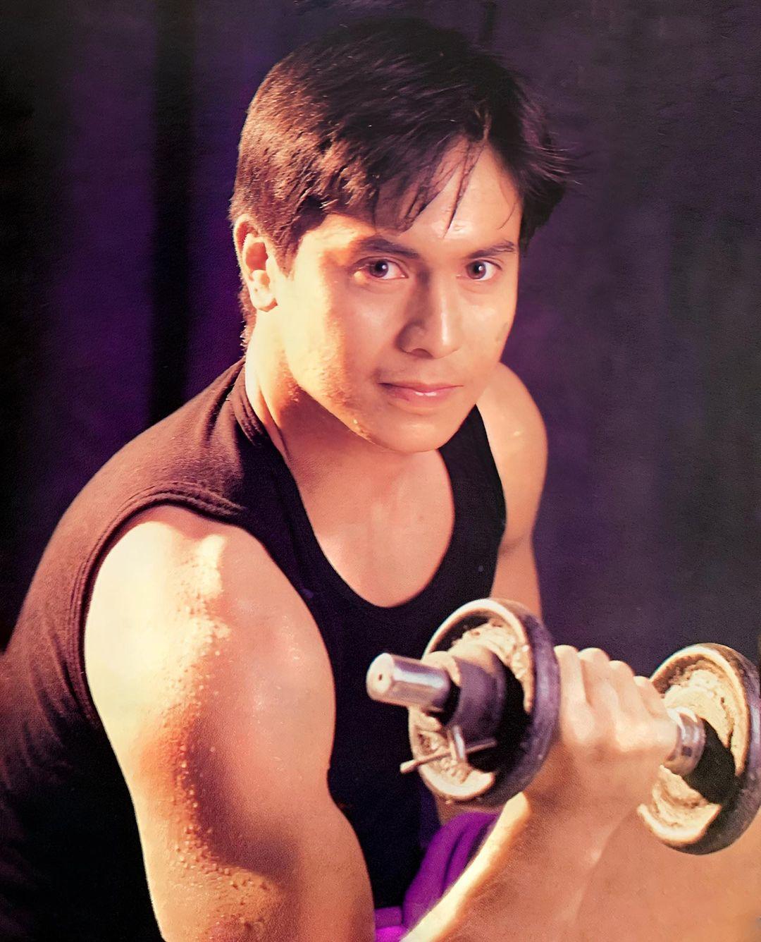 Lee Robin Salazar image