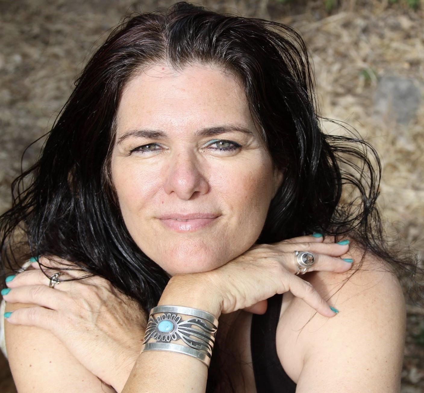 Tara Sutphen image