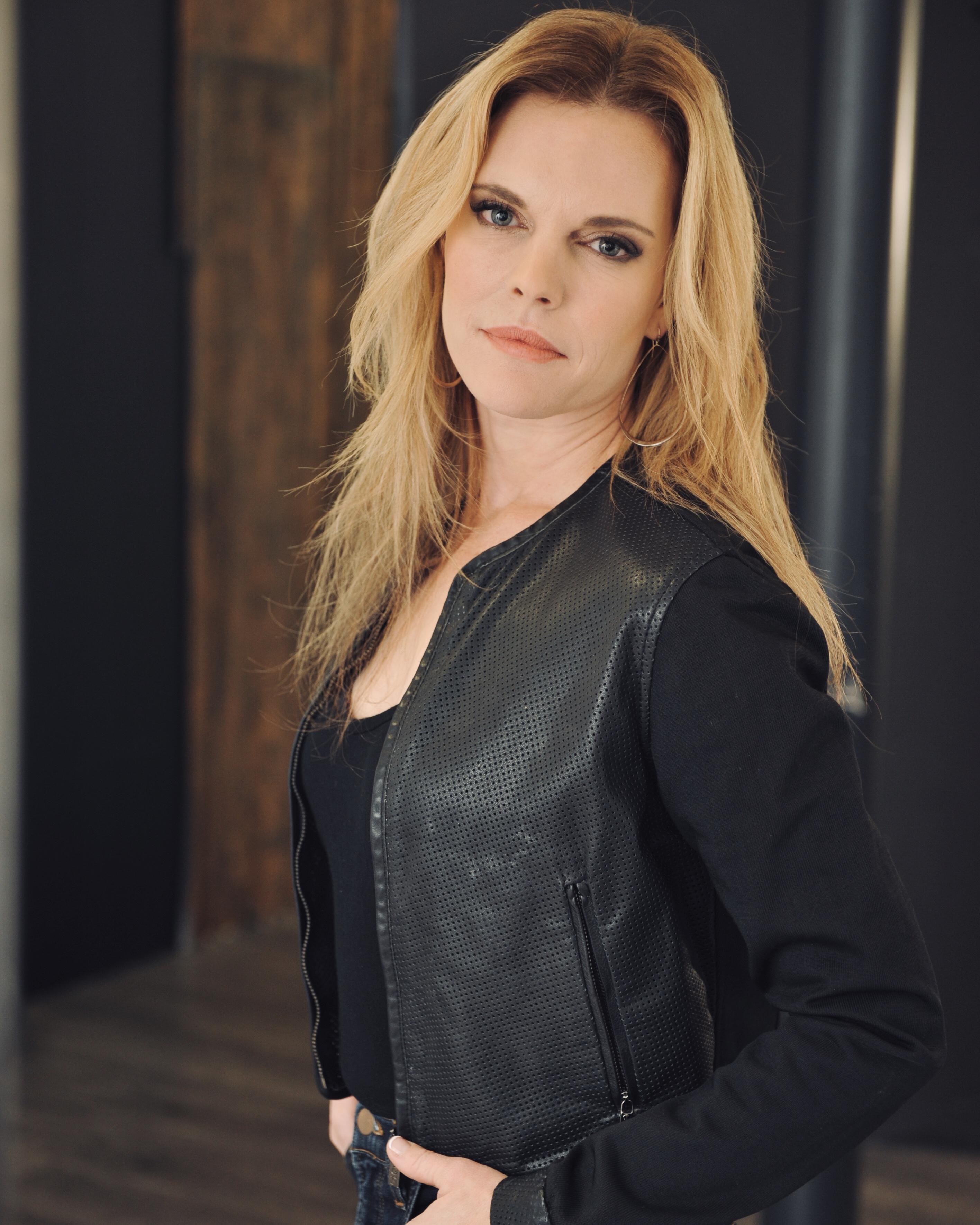 Elizabeth Marleau image