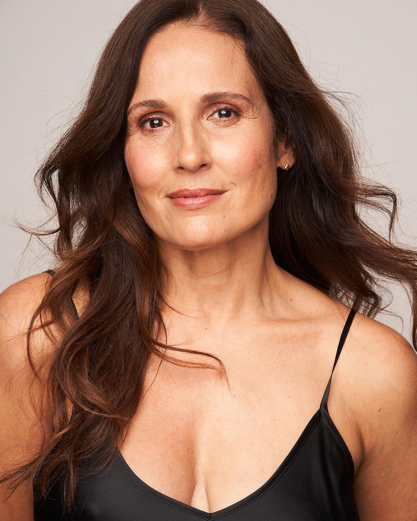 Lisa Roumain image