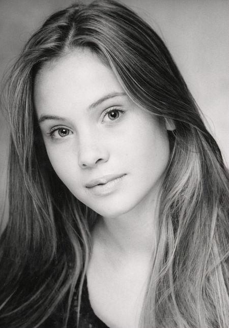 Leah Pipes image