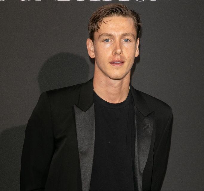 Harris Dickinson image
