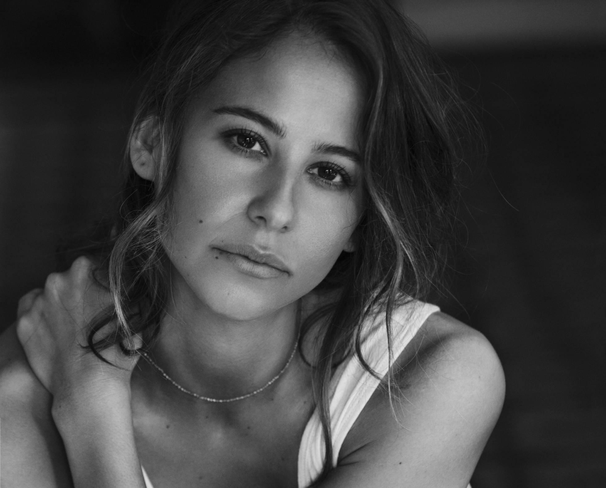 Irene Escolar image