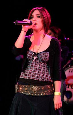 Lisa Origliasso image