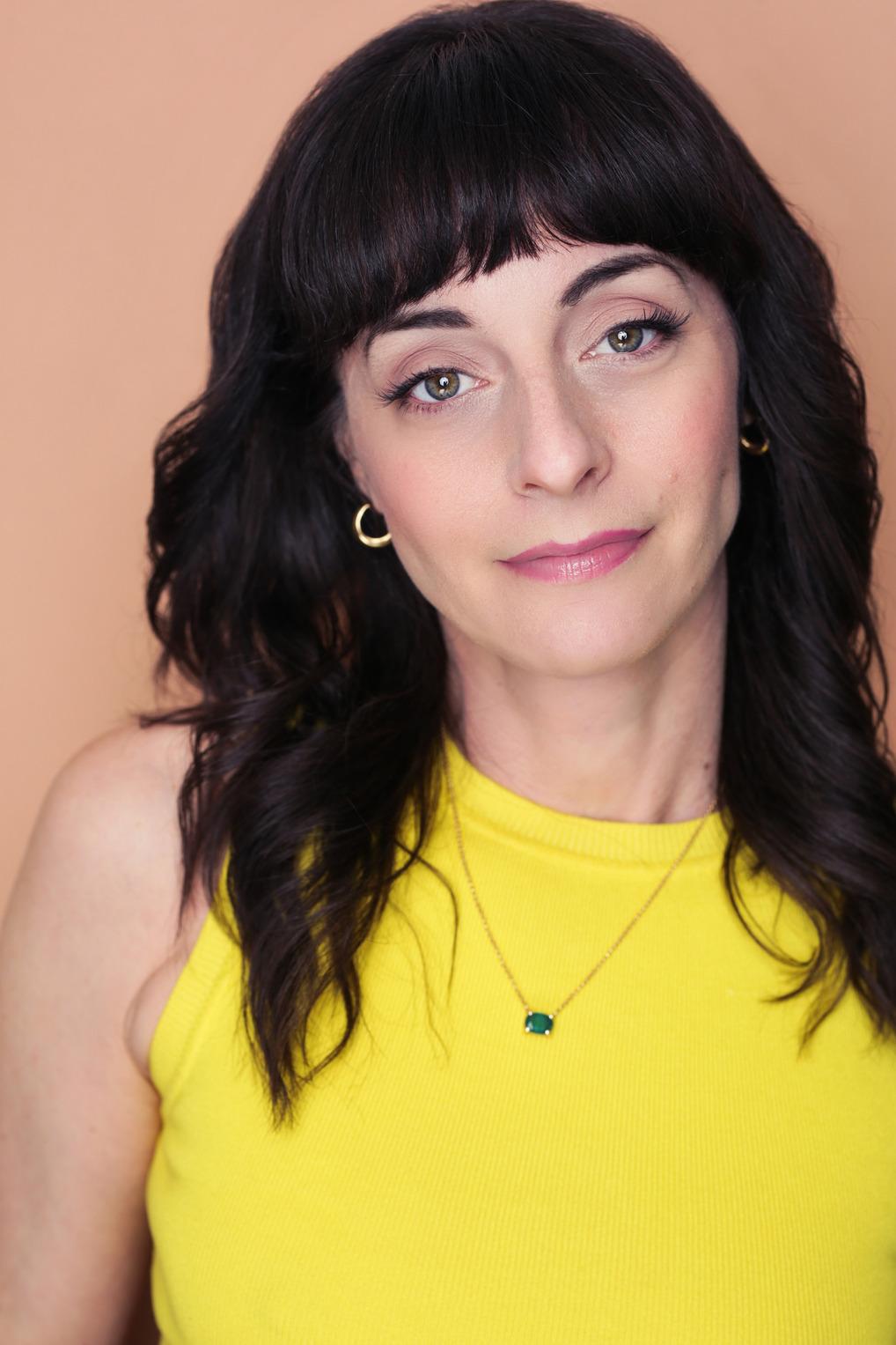 Lindsay Ames image