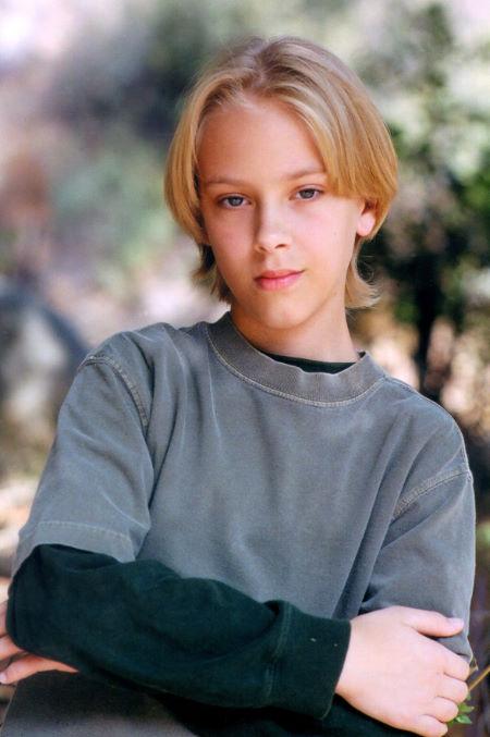 Zack Shada image