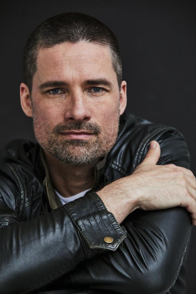 Warren Christie image