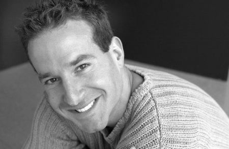 Andrew Roth image