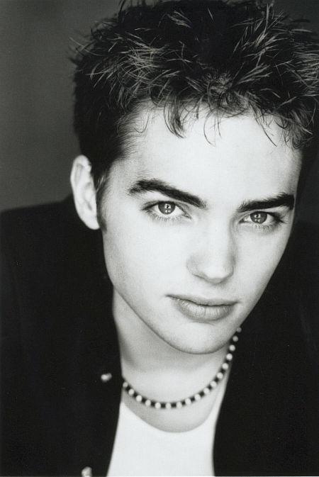 Drew Tyler Bell image