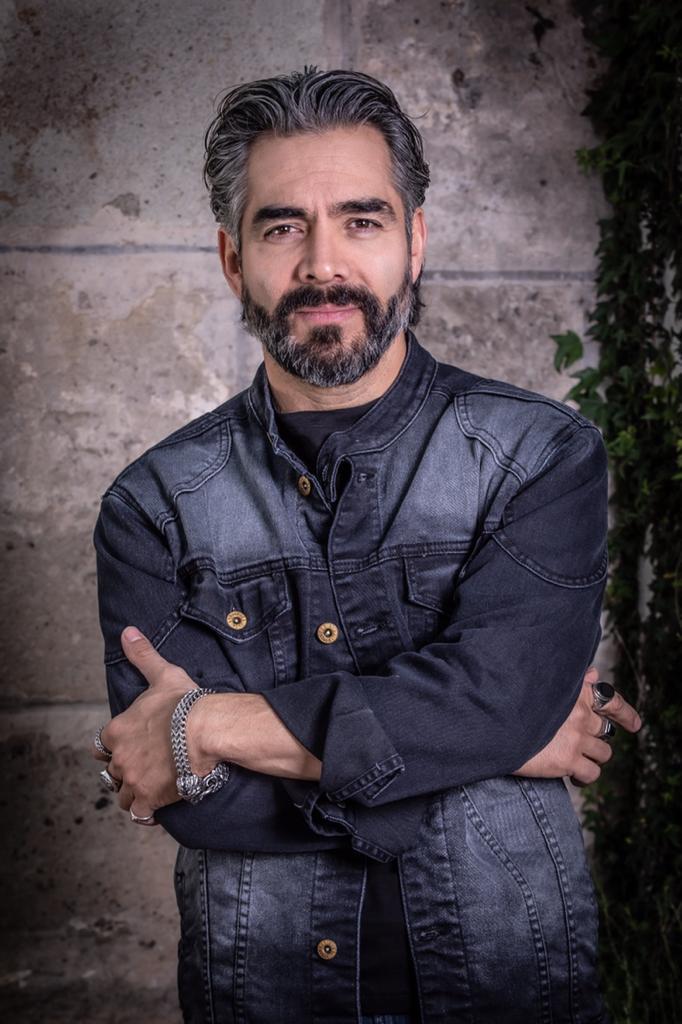 Omar Chaparro image