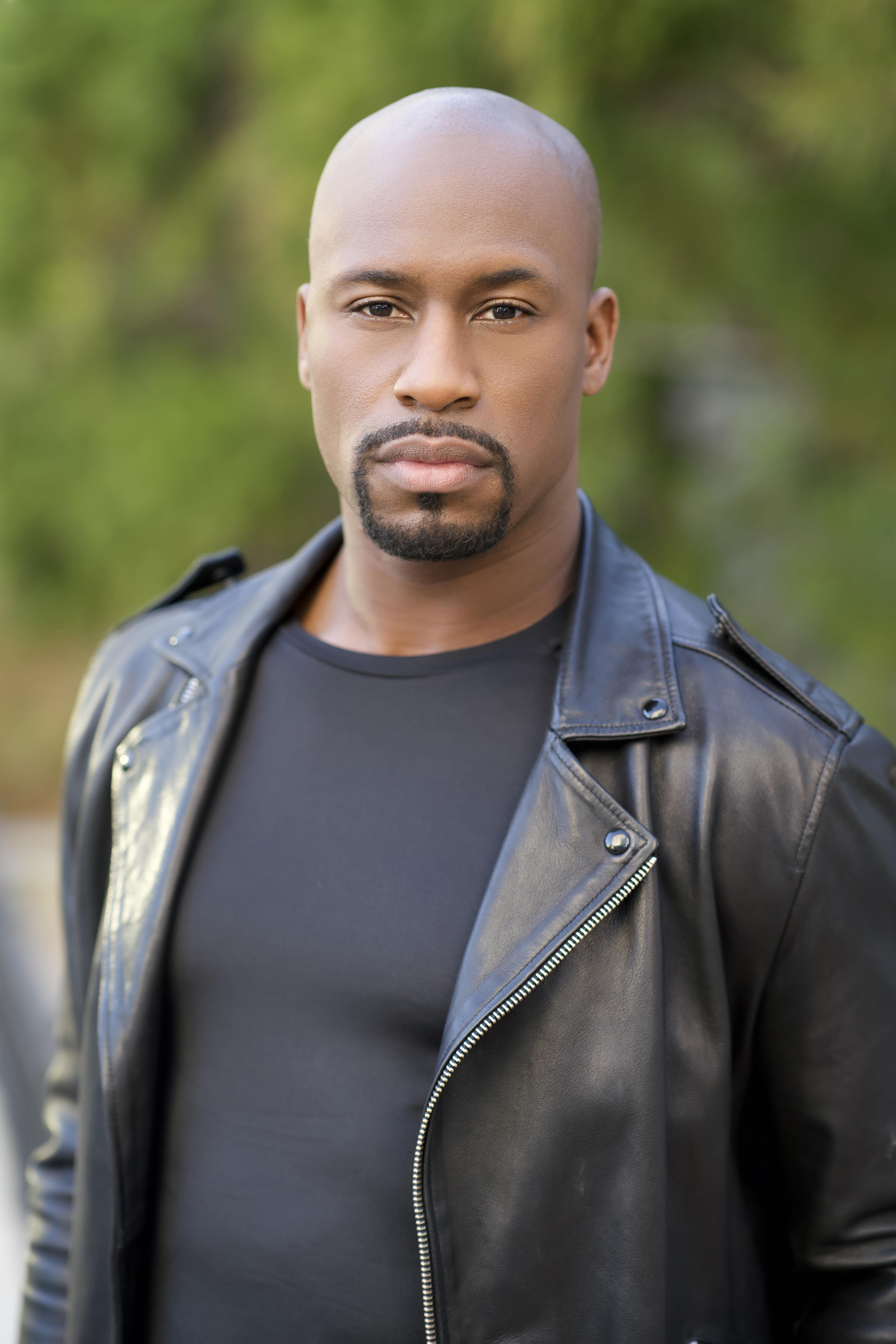 Vernon Davis image