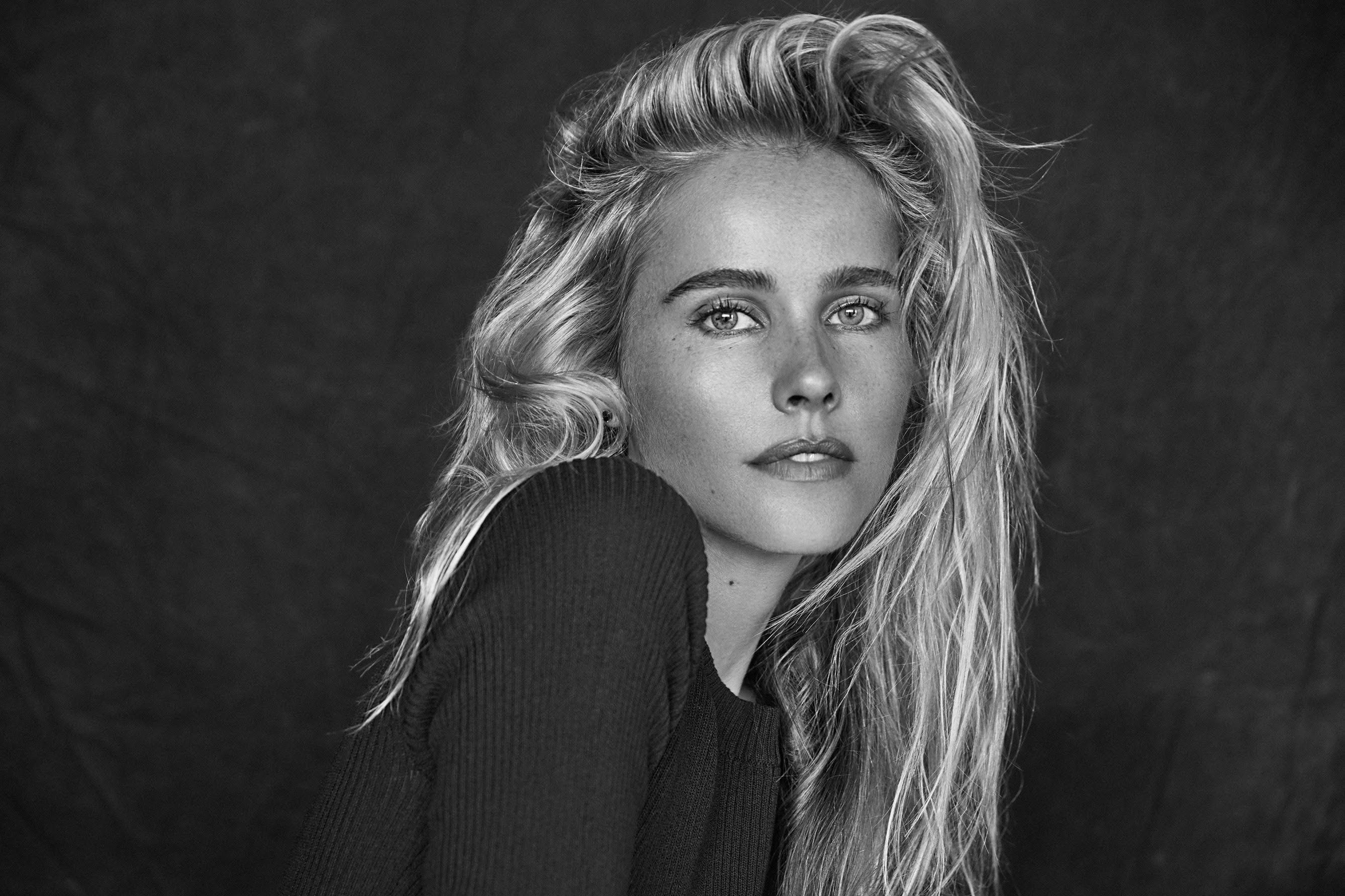 Isabel Lucas image